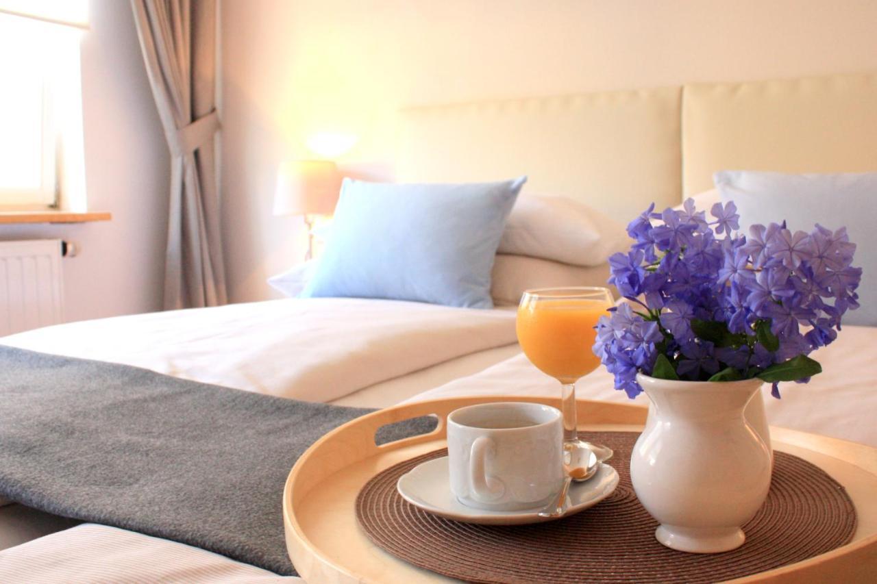 D & S Hotel & Ferienwohnungen เบอซิกไฮม์ ภายนอก รูปภาพ
